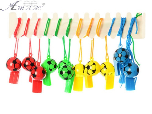 Іграшка Свісток пластик футбольний м'яч на мотузці  5 х 3 см  10571   