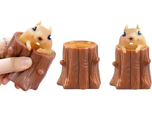 Игрушка прикол Белка выпрыгивающая из дупла  24-3-142