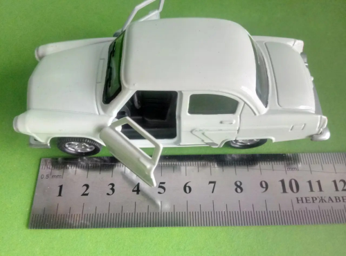 Машинка АвтоХіт ГАЗ 21 Волга металл инерционная 11см  М5670