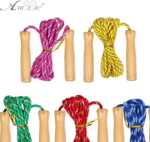 Скакалка веревочная с деревянными рукчами длинна 2,40м   09950