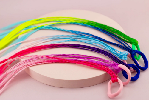 Игрушка Косички плетеные яркие 40 см на резинке  16514