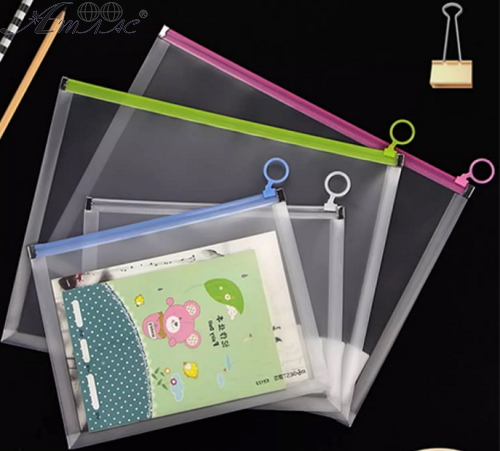 Папка на молнии бегунок А4+  прозрачная  220026