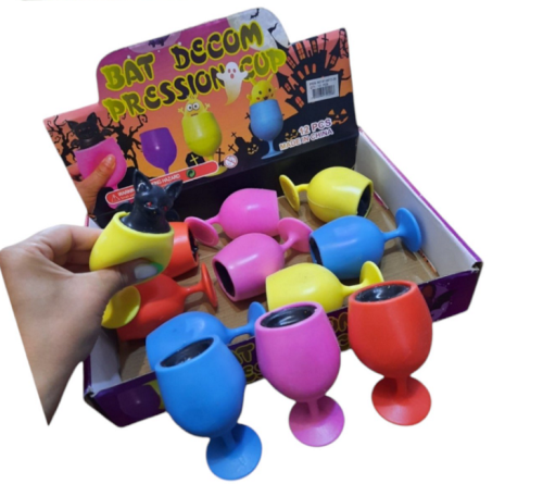 Игрушка прикол Летучая мышь в бокале 8,5 см  6072-20