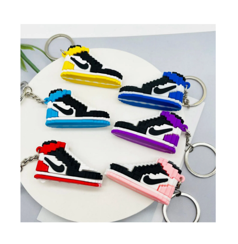 Брелок Кроссовки высокие Nike кубики резиновый 5см  00542  1/12