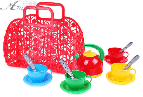 Іграшка пластикова Набір посуду, 14 предметів у кошику Технок  1608