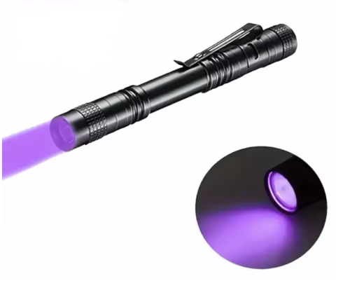 Фонарик ультрафиолетовый металлический с клипсой 13*1,5см  04841