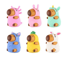 Игрушка Капибара в костюме Антистресс Сквиш  8 см микс  С24602