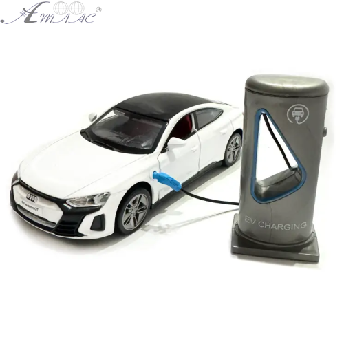 Машинка Автопром Audi RS e-tron GT Біла електро світло звук 14см  68744 фото 2